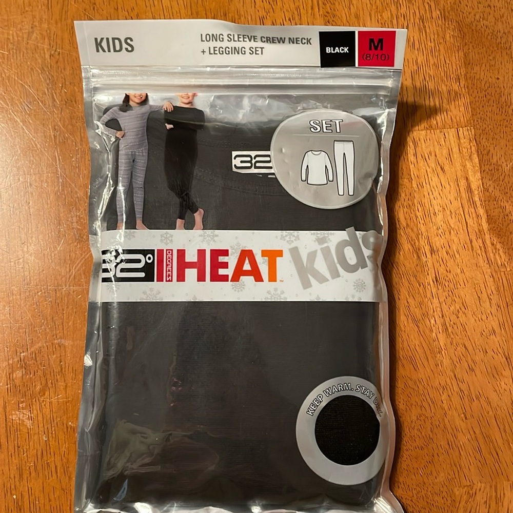 NEW 🛷🎿long sleeve, crewneck and legging set base layer, kids size medium 8-10